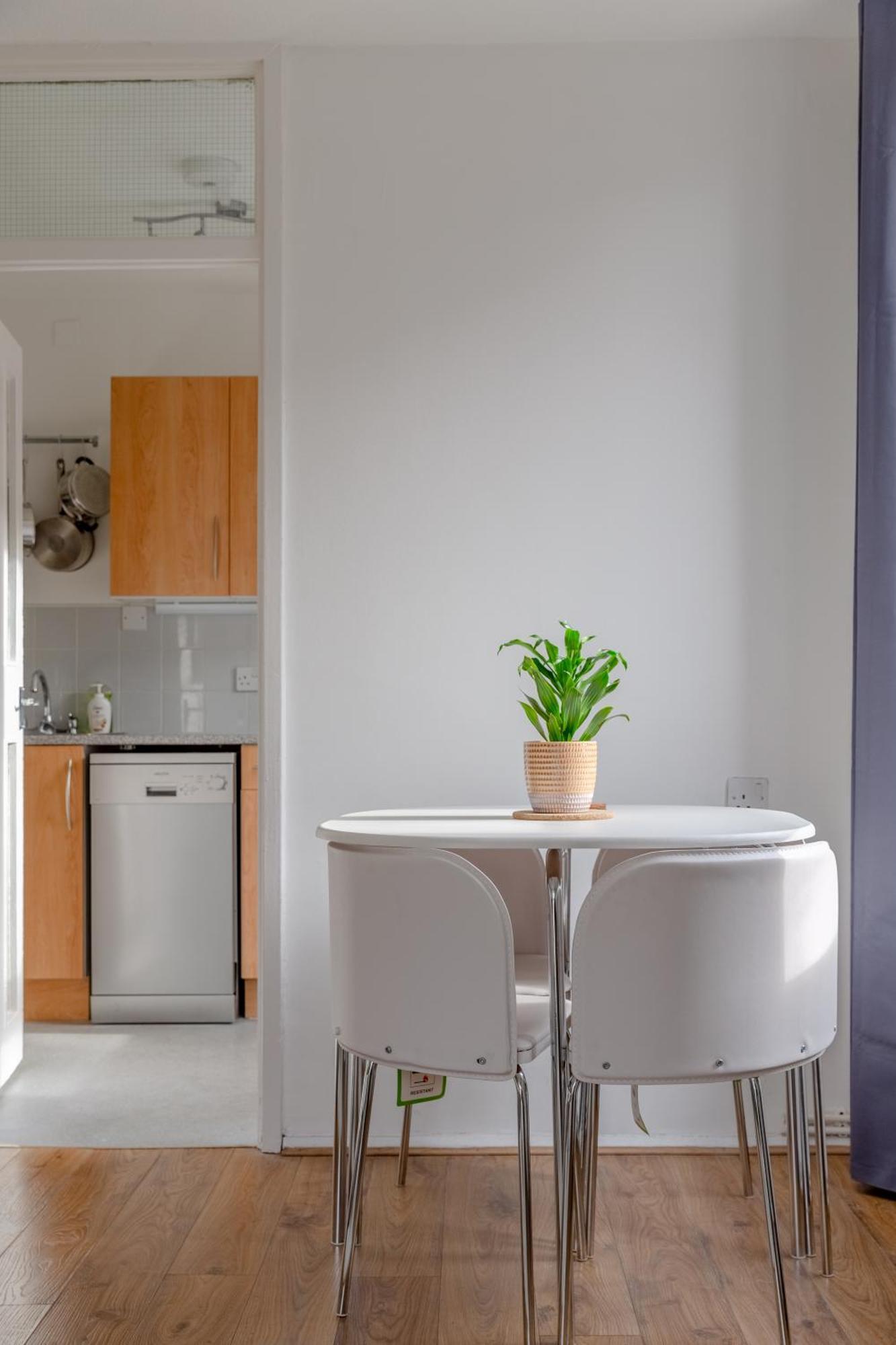 Cosy 1 Bedroom Flat Near Old Street ลอนดอน ภายนอก รูปภาพ